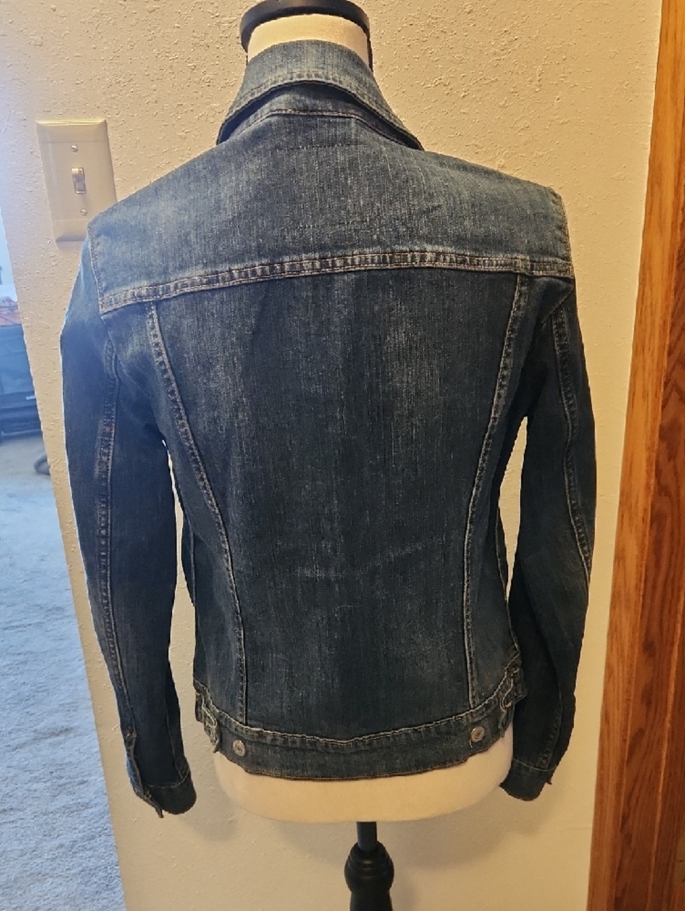 Women's Mid Wash Blue Denim Jacket Medium - Picture 2 of 8